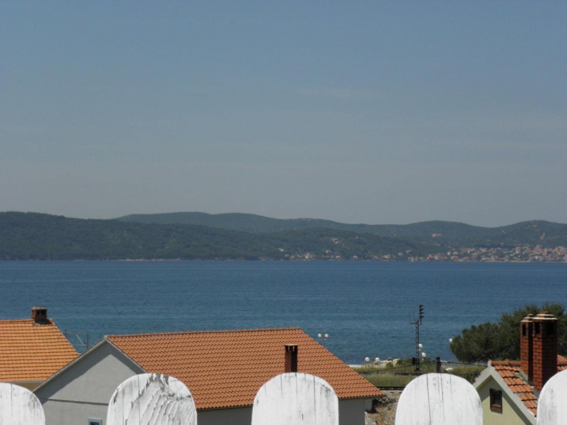 Apartments Zvone - 100 M From Sea Bibinje Exterior photo